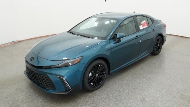 2026 Toyota Camry SE — photo 1 of 32