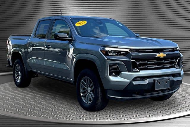 2023 Chevrolet Colorado 4WD LT — photo 1 of 25