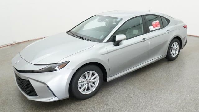 2026 Toyota Camry LE — photo 1 of 32