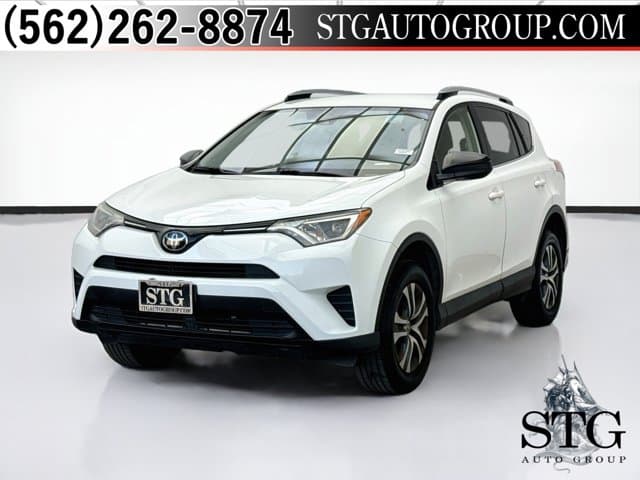 2018 Toyota RAV4 LE — photo 1 of 19