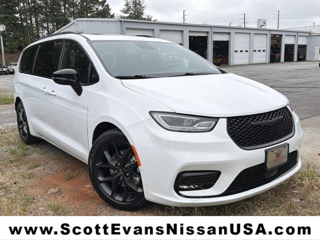 2025 Chrysler Pacifica Limited — photo 1 of 3