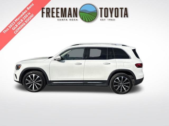 2023 Mercedes-Benz GLB GLB 250 — photo 1 of 9