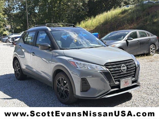 2024 Nissan Kicks SV — photo 1 of 3