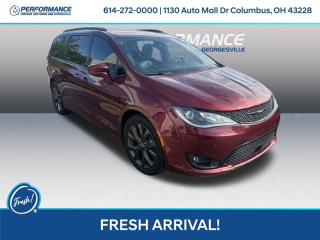 2019 Chrysler Pacifica Touring L Plus — photo 1 of 26