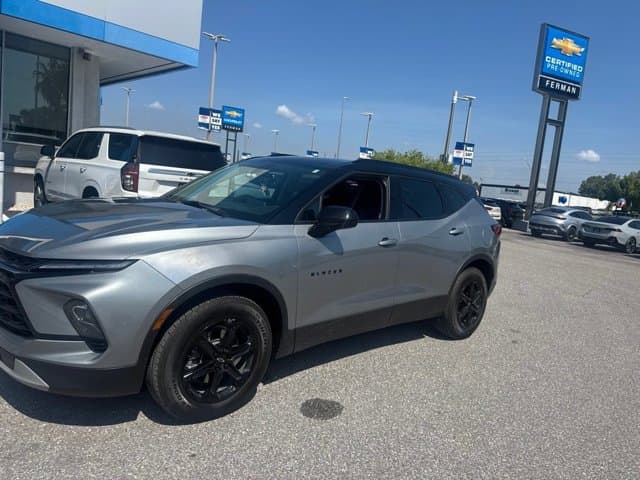 2023 Chevrolet Blazer LT — photo 1 of 17