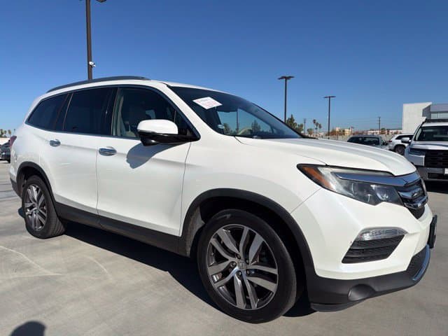 2018 Honda Pilot Touring — photo 1 of 3