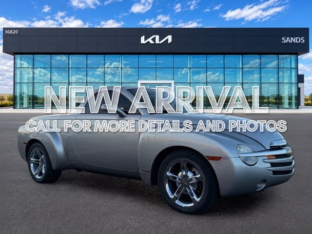 2005 Chevrolet SSR LS — photo 1 of 16