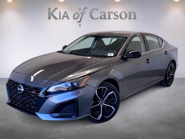 2023 Nissan Altima 2.5 SR — photo 1 of 33