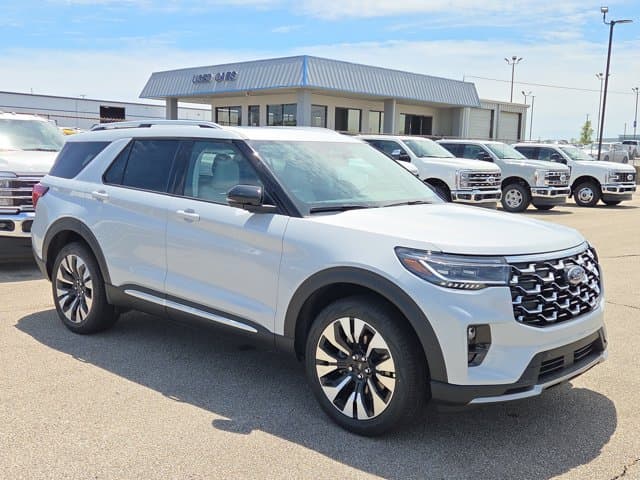 2026 Ford Explorer Platinum — photo 1 of 18