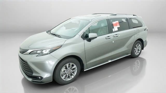 2026 Toyota Sienna XLE — photo 1 of 46