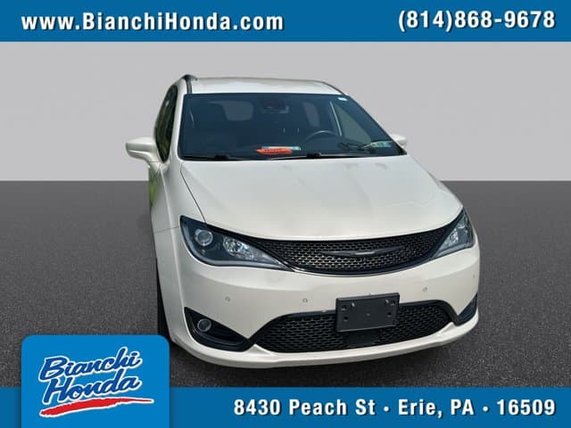 2020 Chrysler Pacifica Launch Edition — photo 1 of 9