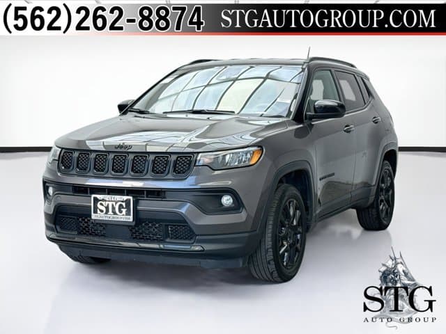 2023 Jeep Compass Latitude — photo 1 of 20