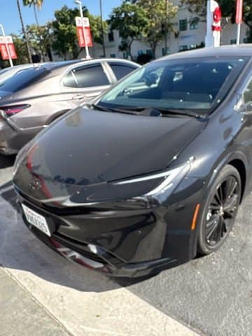 2026 Toyota Prius Plug-In Hybrid SE — photo 1 of 4