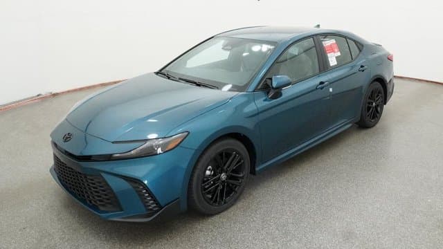 2026 Toyota Camry SE — photo 1 of 32