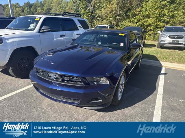 2012 Ford Mustang V6 Premium — photo 1 of 11