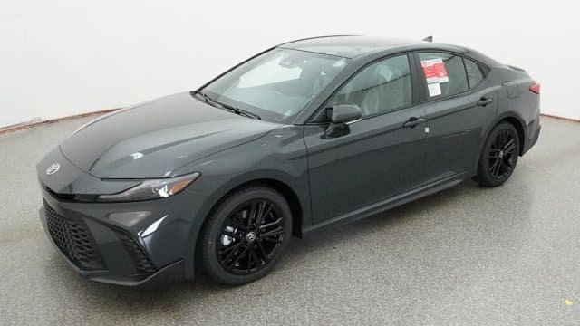 2026 Toyota Camry SE — photo 1 of 32
