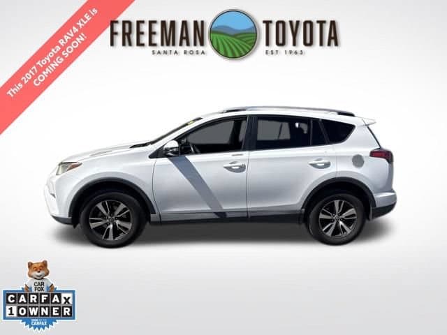 2017 Toyota RAV4 XLE — photo 1 of 9