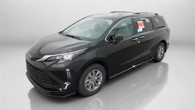 2026 Toyota Sienna XLE — photo 1 of 16