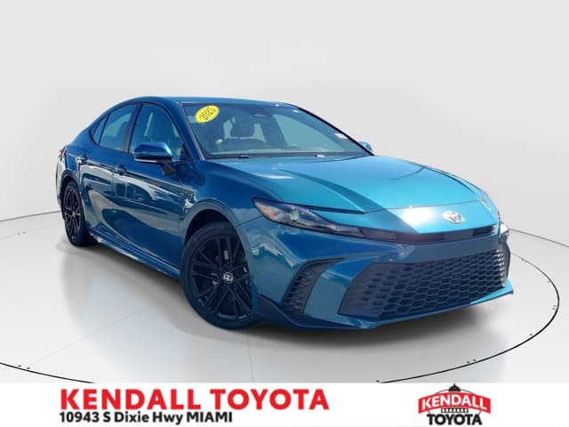 2025 Toyota Camry SE — photo 1 of 30