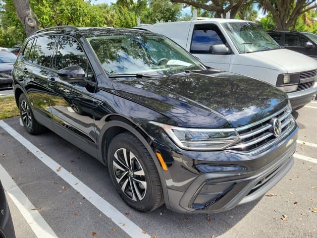 2024 Volkswagen Tiguan Base — photo 1 of 4