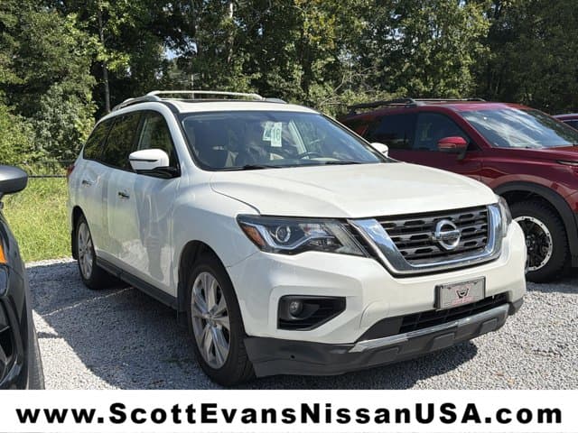2019 Nissan Pathfinder SL — photo 1 of 3