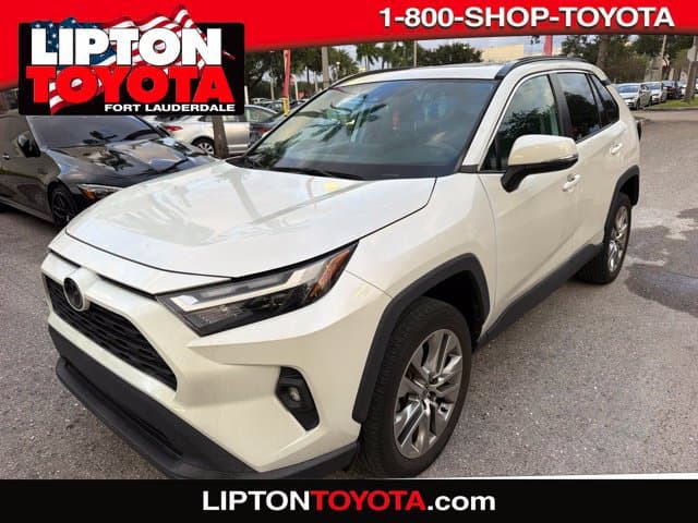 2022 Toyota RAV4 XLE Premium — photo 1 of 3