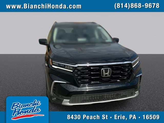 2025 Honda Pilot Touring — photo 1 of 9