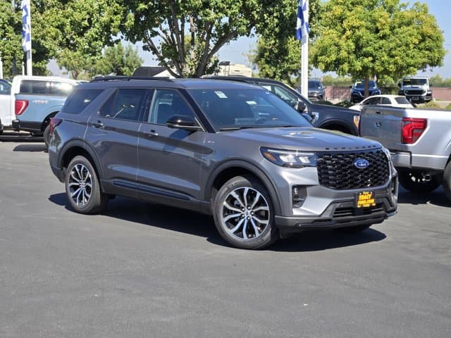 2026 Ford Explorer ST-Line — photo 1 of 15