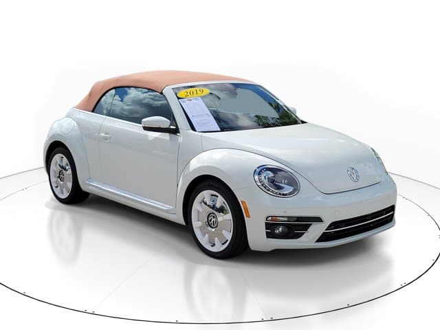 2019 Volkswagen Beetle Convertible Final Edition SEL — photo 1 of 28