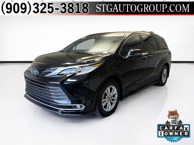 2025 Toyota Sienna Limited — photo 1 of 15