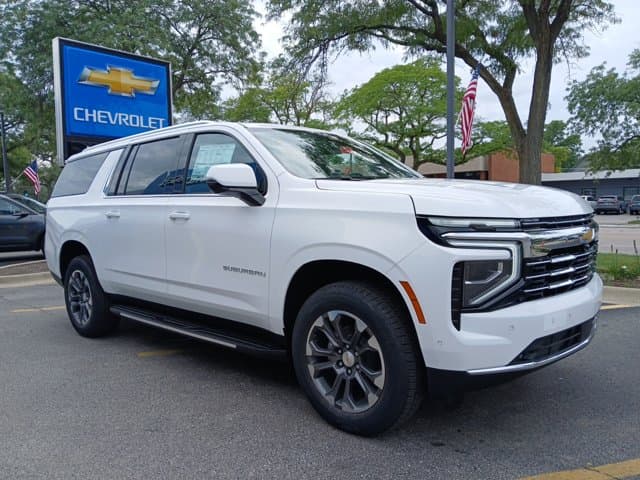 2026 Chevrolet Suburban LT — photo 1 of 36