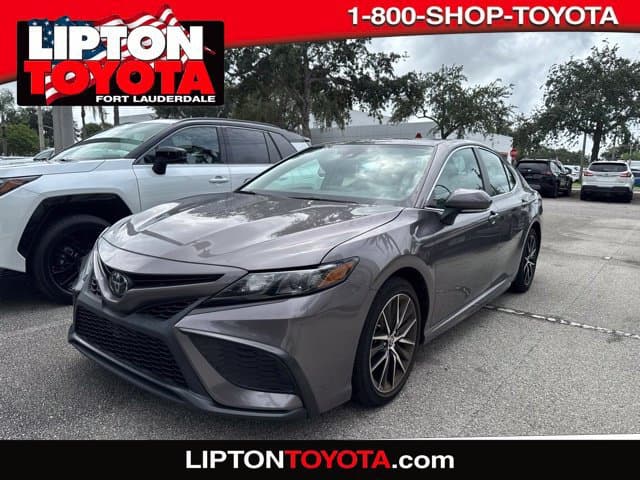 2024 Toyota Camry SE — photo 1 of 7