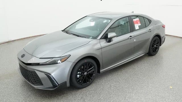 2026 Toyota Camry SE — photo 1 of 32