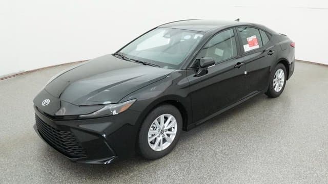 2026 Toyota Camry LE — photo 1 of 32