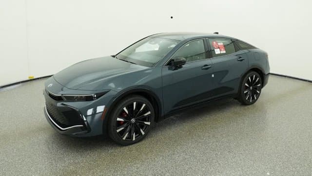 2027 Toyota Crown Platinum — photo 1 of 32