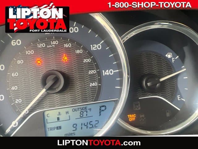 2015 Toyota Corolla LE — photo 1 of 2