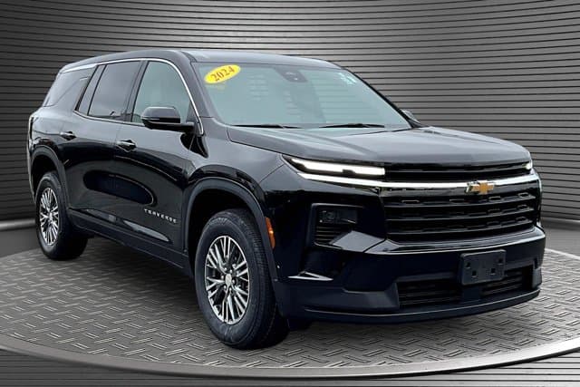 2024 Chevrolet Traverse AWD LS — photo 1 of 25