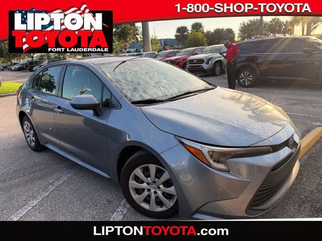 2023 Toyota Corolla LE — photo 1 of 2