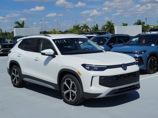 2026 Volkswagen Tiguan SE — photo 1 of 30