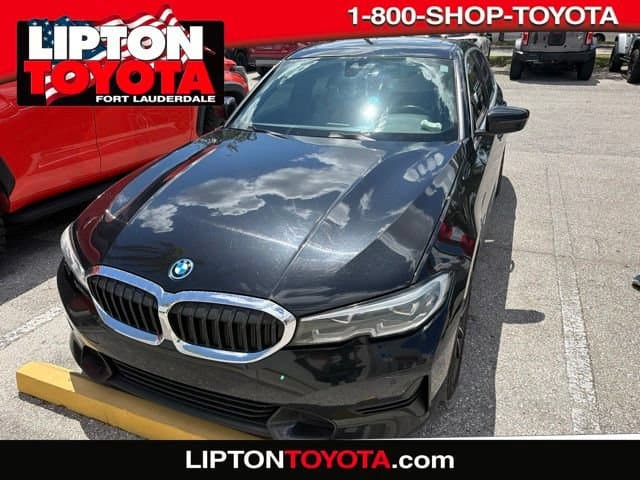 2022 BMW 3 Series 330e — photo 1 of 2