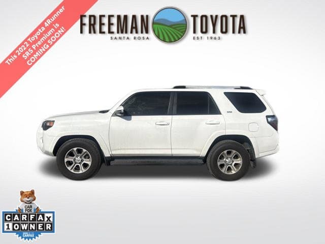 2022 Toyota 4Runner SR5 Premium — photo 1 of 10
