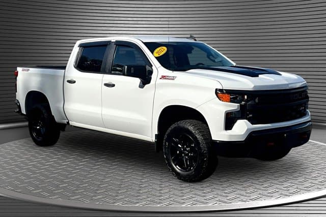 2023 Chevrolet Silverado 1500 Custom Trail Boss — photo 1 of 25