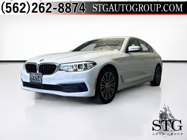 2020 BMW 5 Series 530e iPerformance — photo 1 of 21