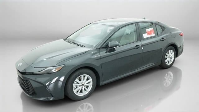 2026 Toyota Camry LE — photo 1 of 46