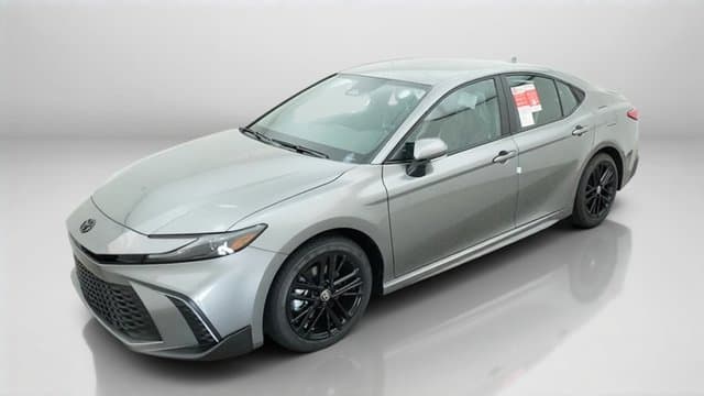 2026 Toyota Camry SE — photo 1 of 16