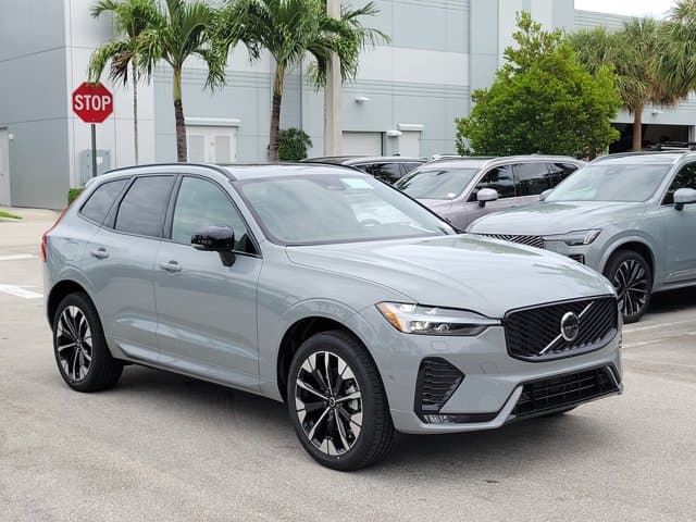 2027 Volvo XC60 Plus — photo 1 of 30