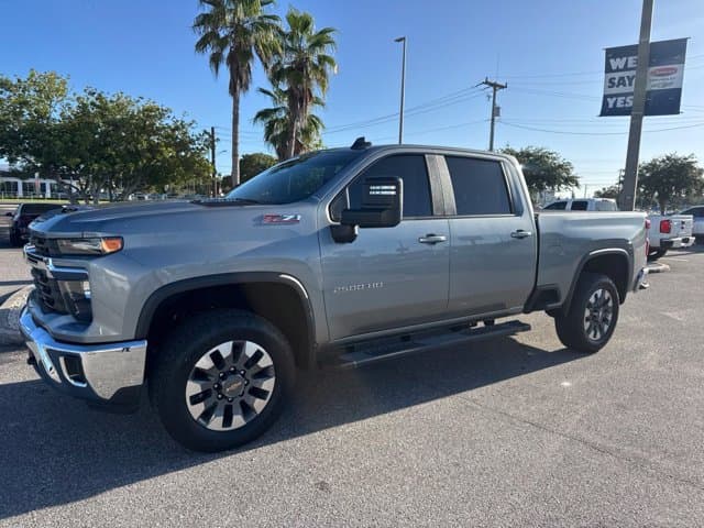 2024 Chevrolet Silverado 2500HD LT — photo 1 of 18