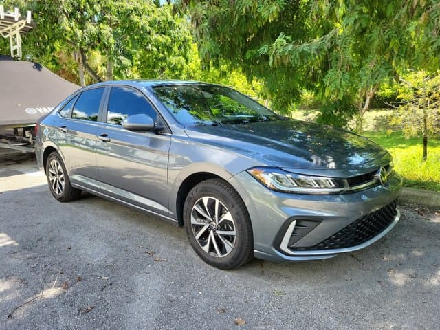 2025 Volkswagen Jetta S — photo 1 of 4