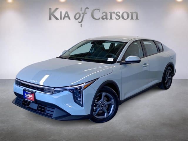 2026 Kia K4 LXS — photo 1 of 33