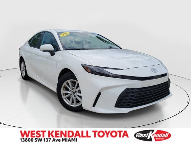 2026 Toyota Camry LE — photo 1 of 31
